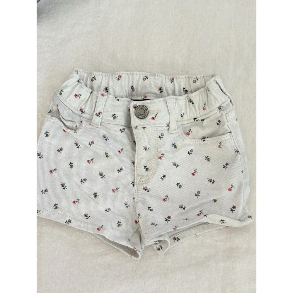 Gap Denim White With Flowers Shorts Size 2T Toddler
